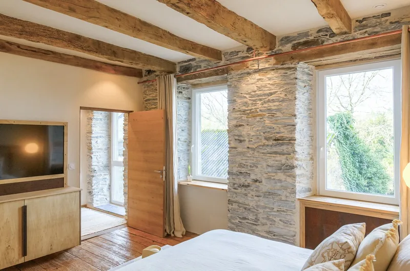 Décoration en bois et matières naturelles de la chambre Avel